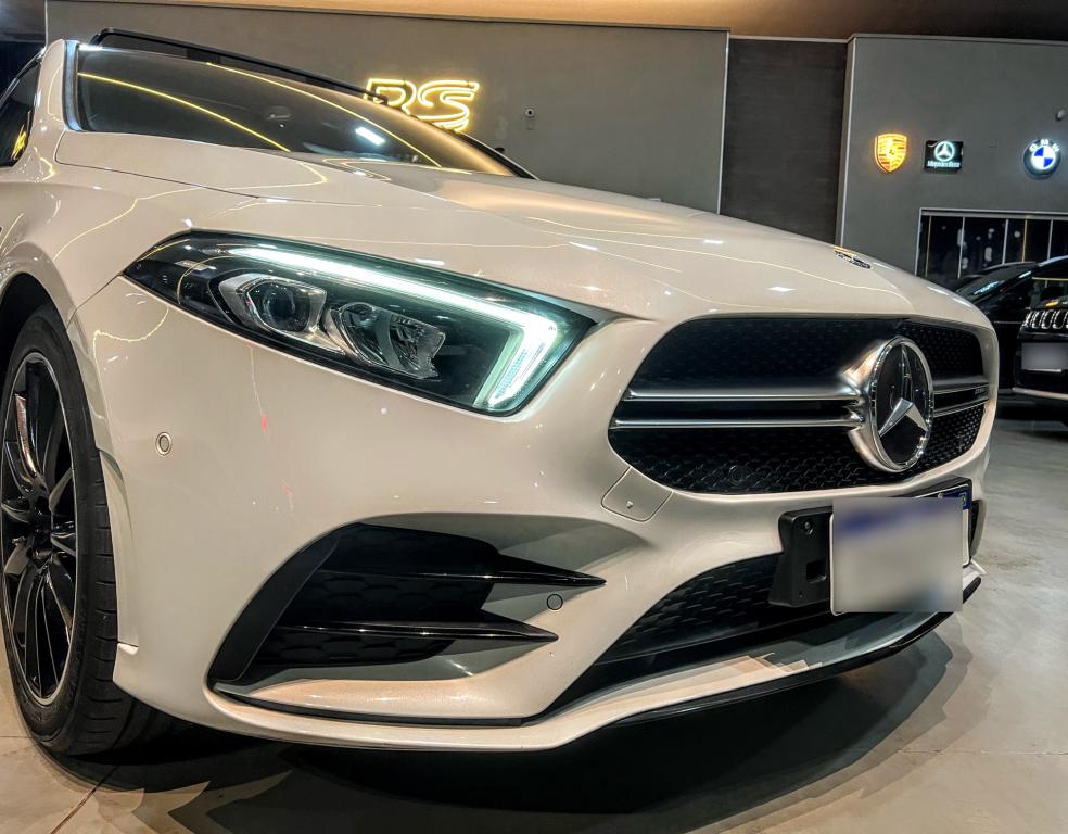 MERCEDES-BENZ A 35 AMG Sedan - Foto