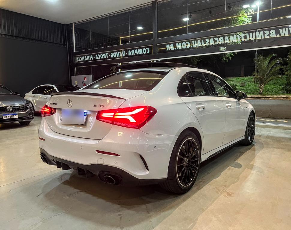 MERCEDES-BENZ A 35 AMG Sedan - Foto