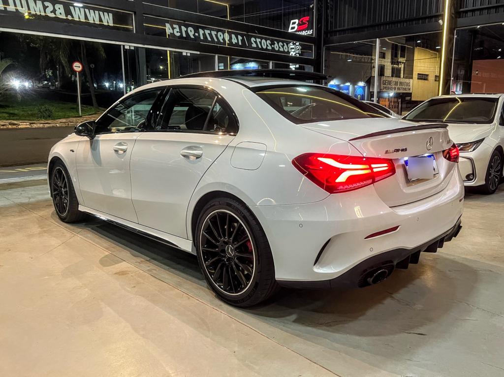 MERCEDES-BENZ A 35 AMG Sedan - Foto