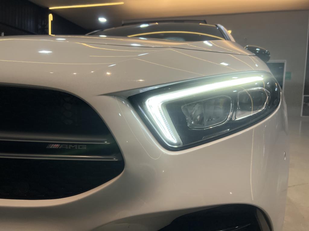 MERCEDES-BENZ A 35 AMG Sedan - Foto