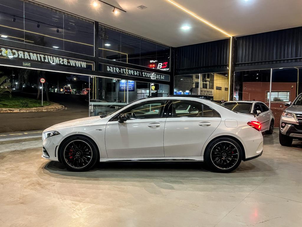 MERCEDES-BENZ A 35 AMG Sedan - Foto