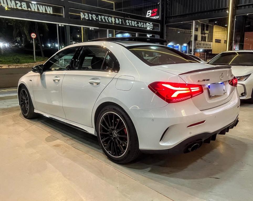 MERCEDES-BENZ A 35 AMG Sedan - Foto