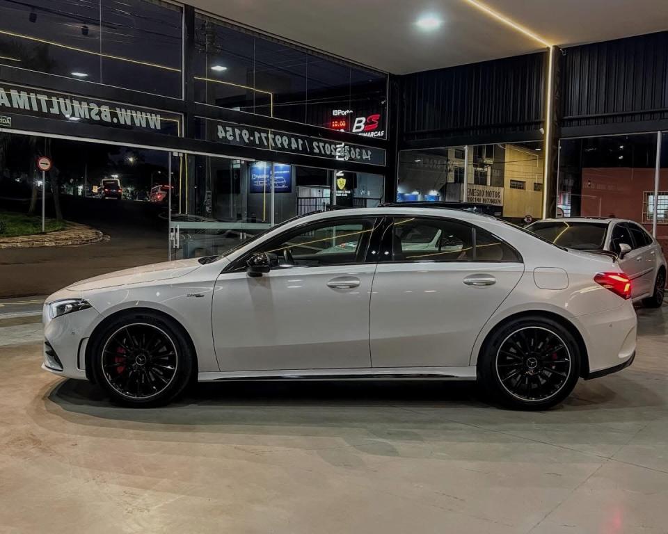MERCEDES-BENZ A 35 AMG Sedan - Foto