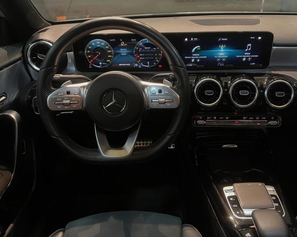 MERCEDES-BENZ A 35 AMG Sedan - Foto