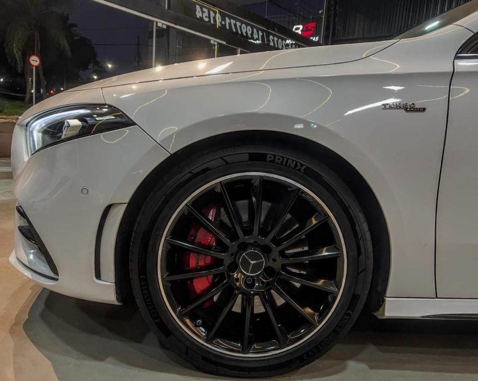 MERCEDES-BENZ A 35 AMG Sedan - Foto