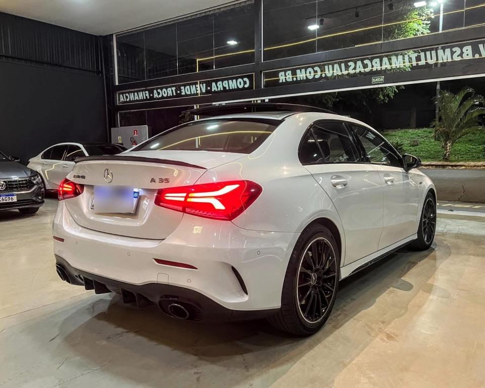 MERCEDES-BENZ A 35 AMG Sedan - Foto