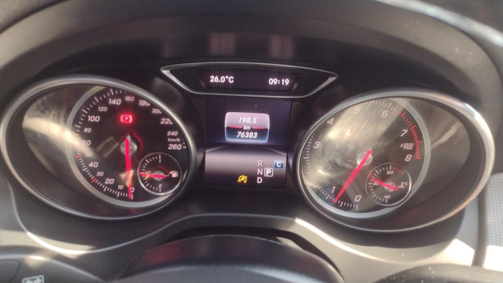 MERCEDES-BENZ CLA 200 - Foto
