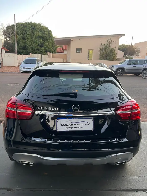 MERCEDES-BENZ GLA 200 - Foto