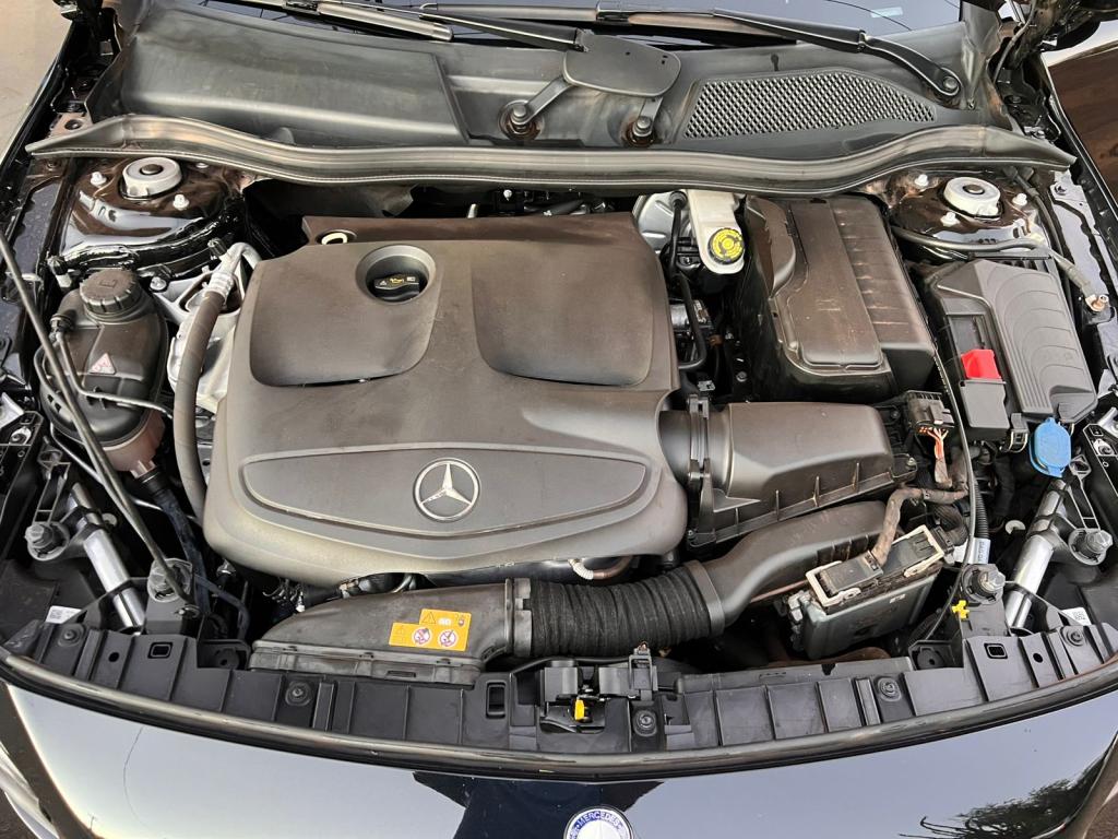 MERCEDES-BENZ GLA 200 - Foto