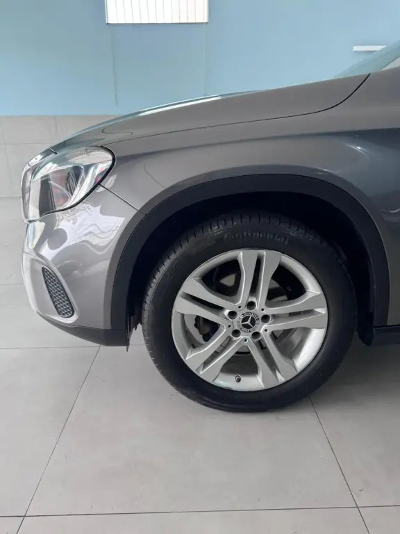MERCEDES-BENZ GLA 200 - Foto