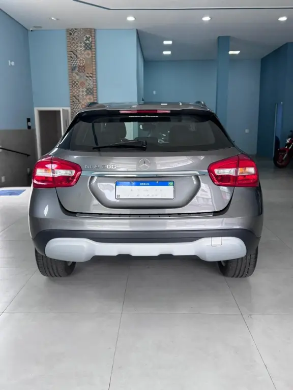 MERCEDES-BENZ GLA 200 - Foto