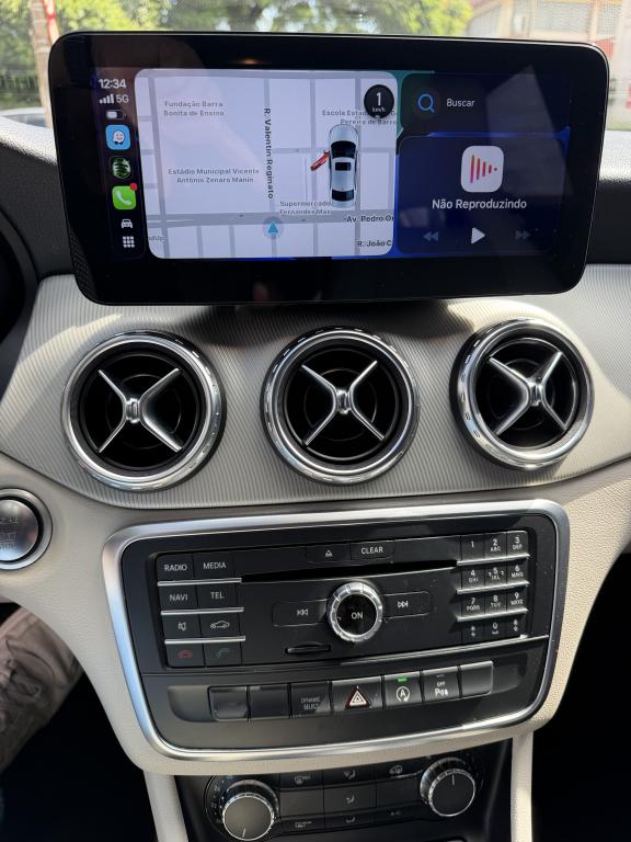 MERCEDES-BENZ GLA 200 - Foto