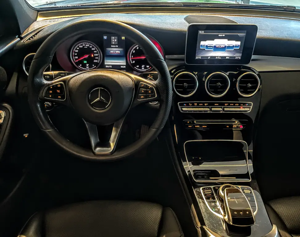 MERCEDES-BENZ GLC 250 - Foto