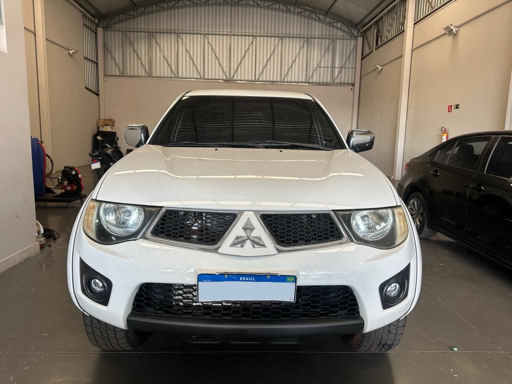 MITSUBISHI L 200 Triton - Foto