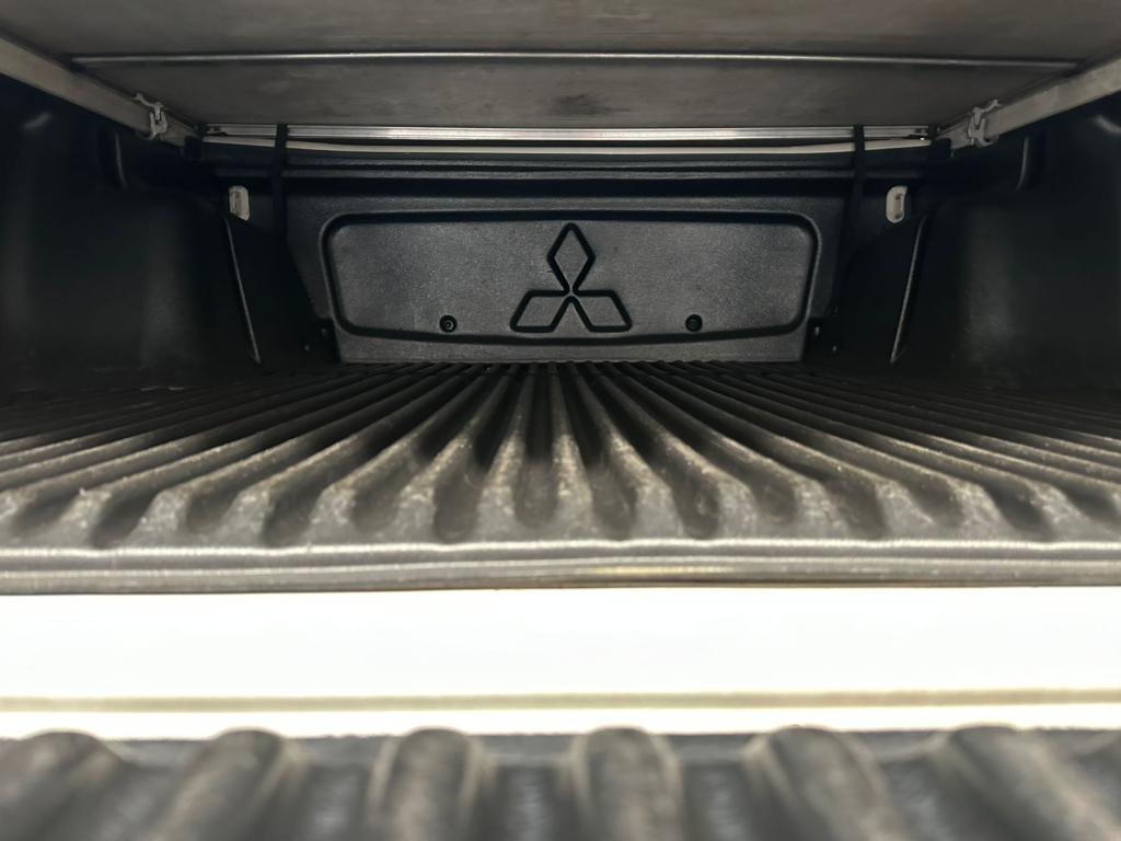 MITSUBISHI L 200 Triton - Foto