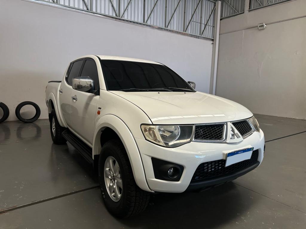 MITSUBISHI L 200 Triton