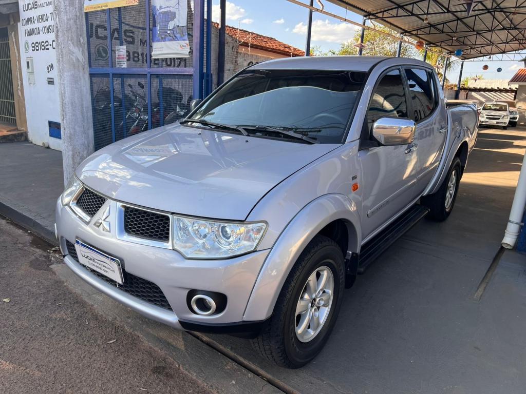 MITSUBISHI L 200 Triton