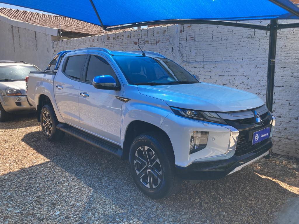 MITSUBISHI L 200 Triton