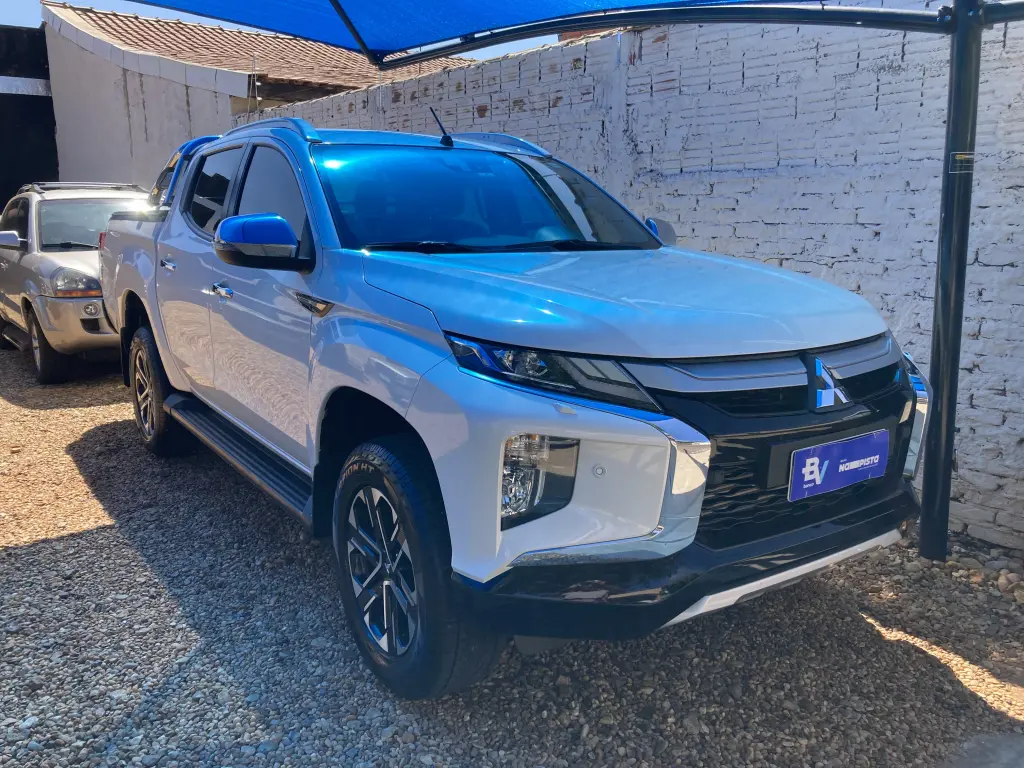 MITSUBISHI L 200 Triton - Foto