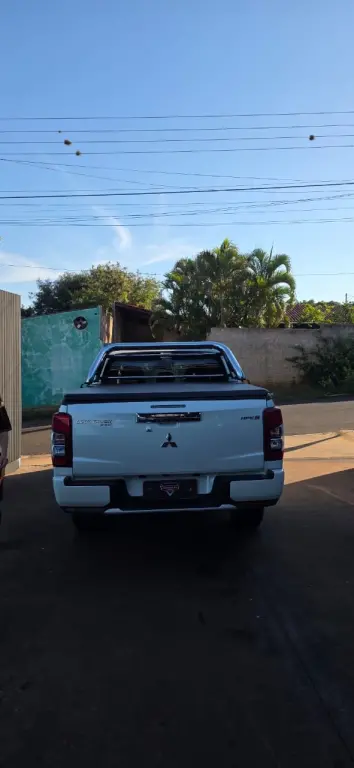 MITSUBISHI L 200 Triton - Foto