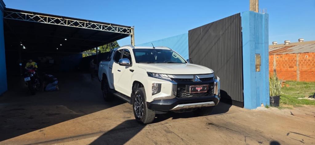 MITSUBISHI L 200 Triton - Foto