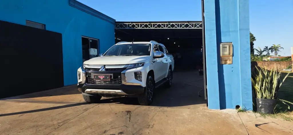 MITSUBISHI L 200 Triton - Foto