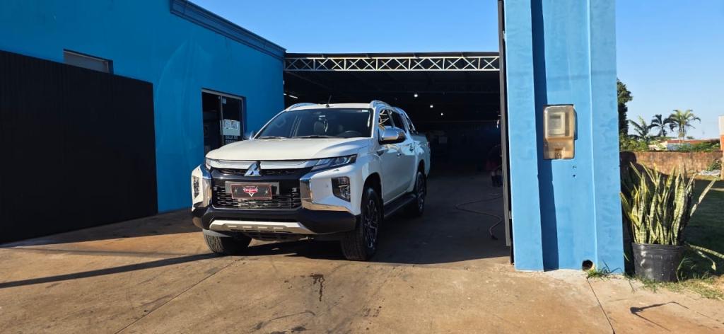 MITSUBISHI L 200 Triton - Foto