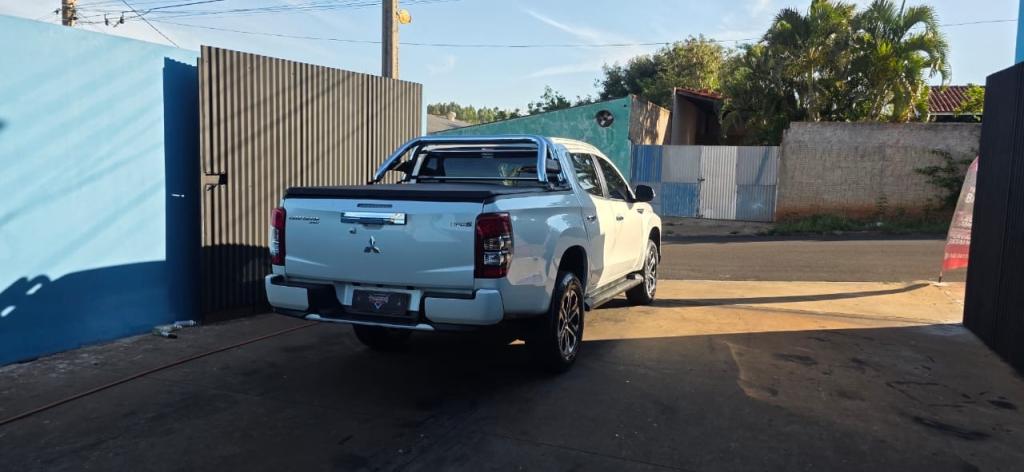 MITSUBISHI L 200 Triton - Foto