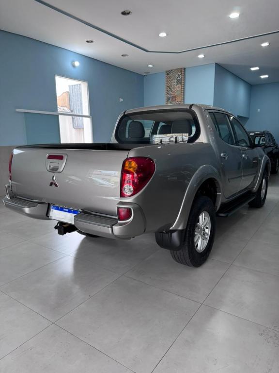 MITSUBISHI L 200 Triton - Foto