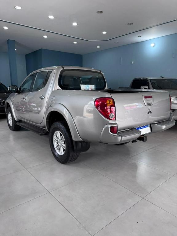 MITSUBISHI L 200 Triton - Foto