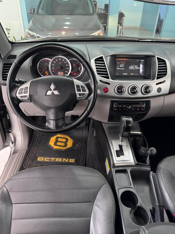 MITSUBISHI L 200 Triton - Foto