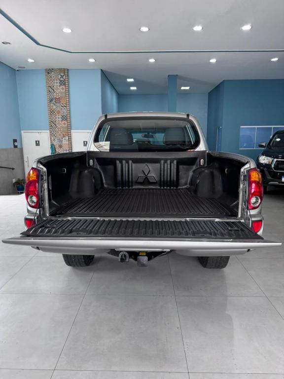 MITSUBISHI L 200 Triton - Foto
