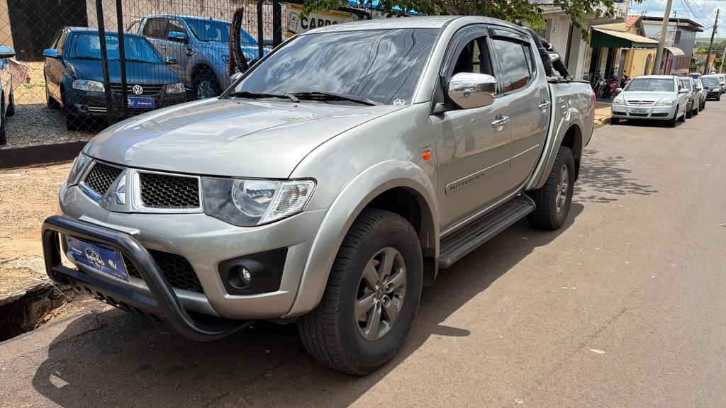 MITSUBISHI L 200 Triton