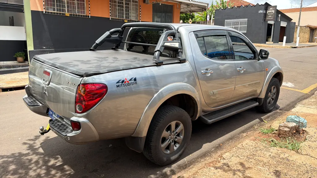 MITSUBISHI L 200 Triton - Foto