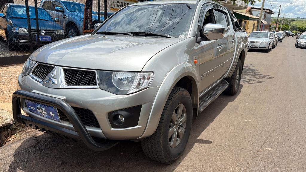 MITSUBISHI L 200 Triton - Foto