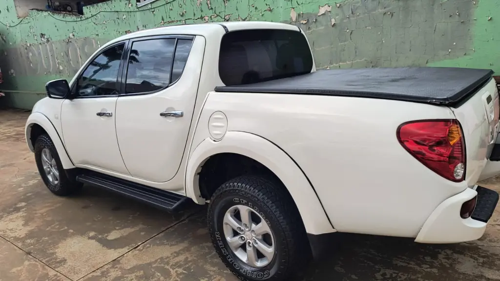 MITSUBISHI L 200 Triton - Foto