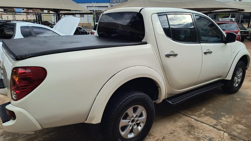 MITSUBISHI L 200 Triton - Foto