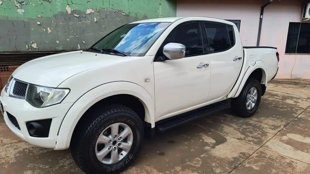 MITSUBISHI L 200 Triton - Foto