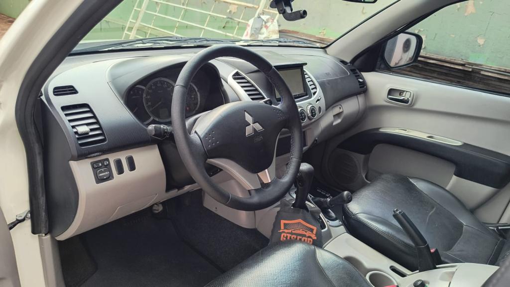 MITSUBISHI L 200 Triton - Foto