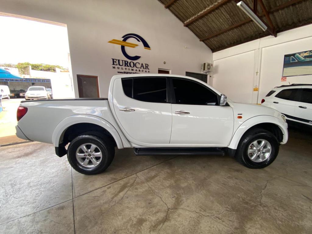 MITSUBISHI L 200 Triton - Foto