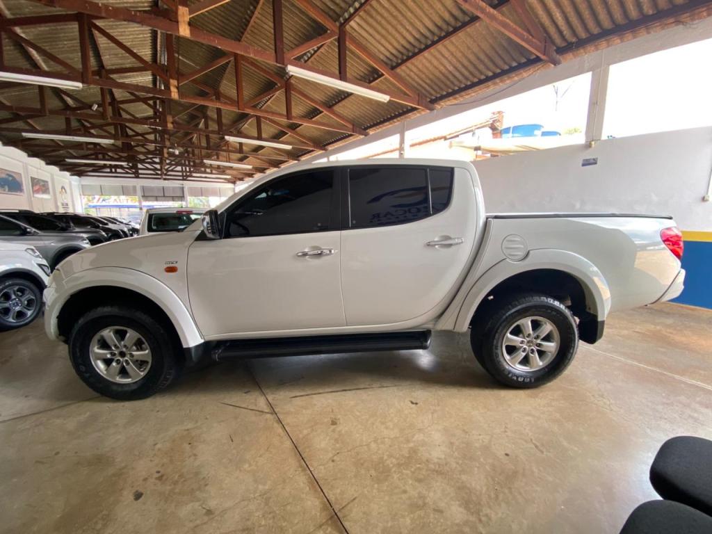 MITSUBISHI L 200 Triton - Foto