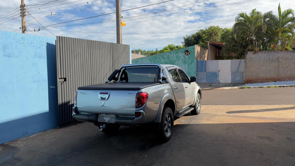 MITSUBISHI L 200 Triton - Foto