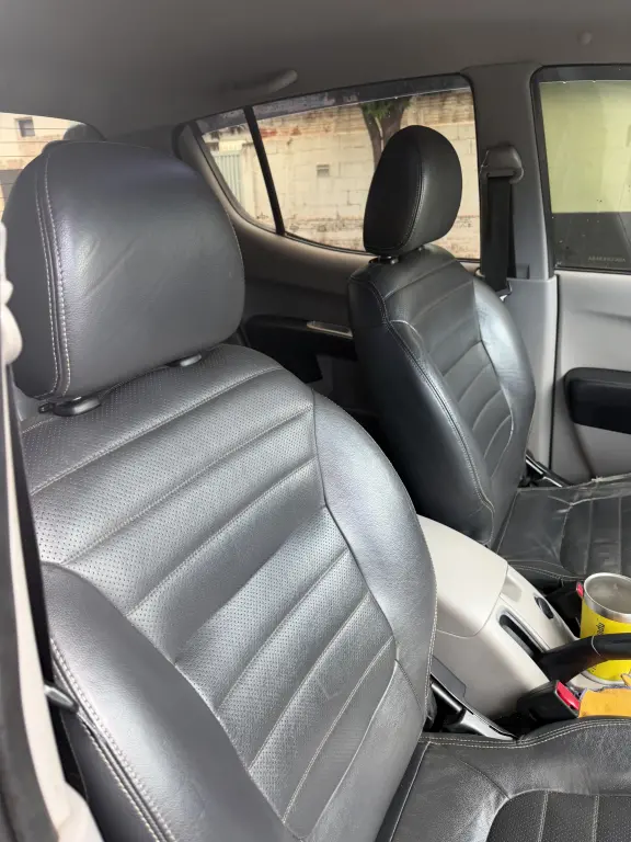 MITSUBISHI L 200 Triton - Foto