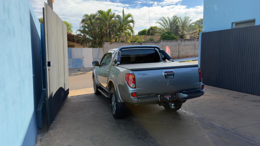 MITSUBISHI L 200 Triton - Foto