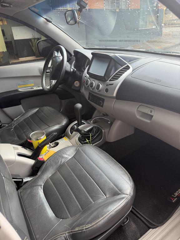 MITSUBISHI L 200 Triton - Foto