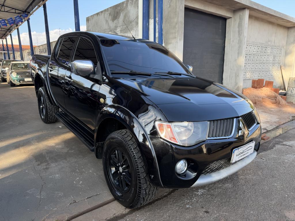 MITSUBISHI L 200 Triton