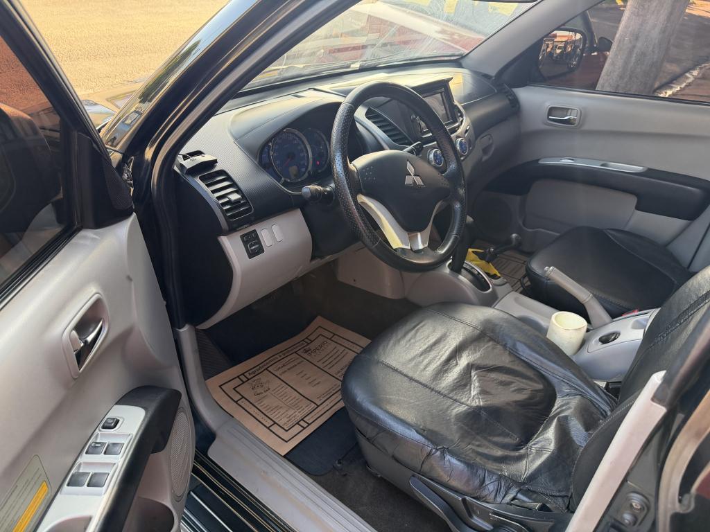 MITSUBISHI L 200 Triton - Foto