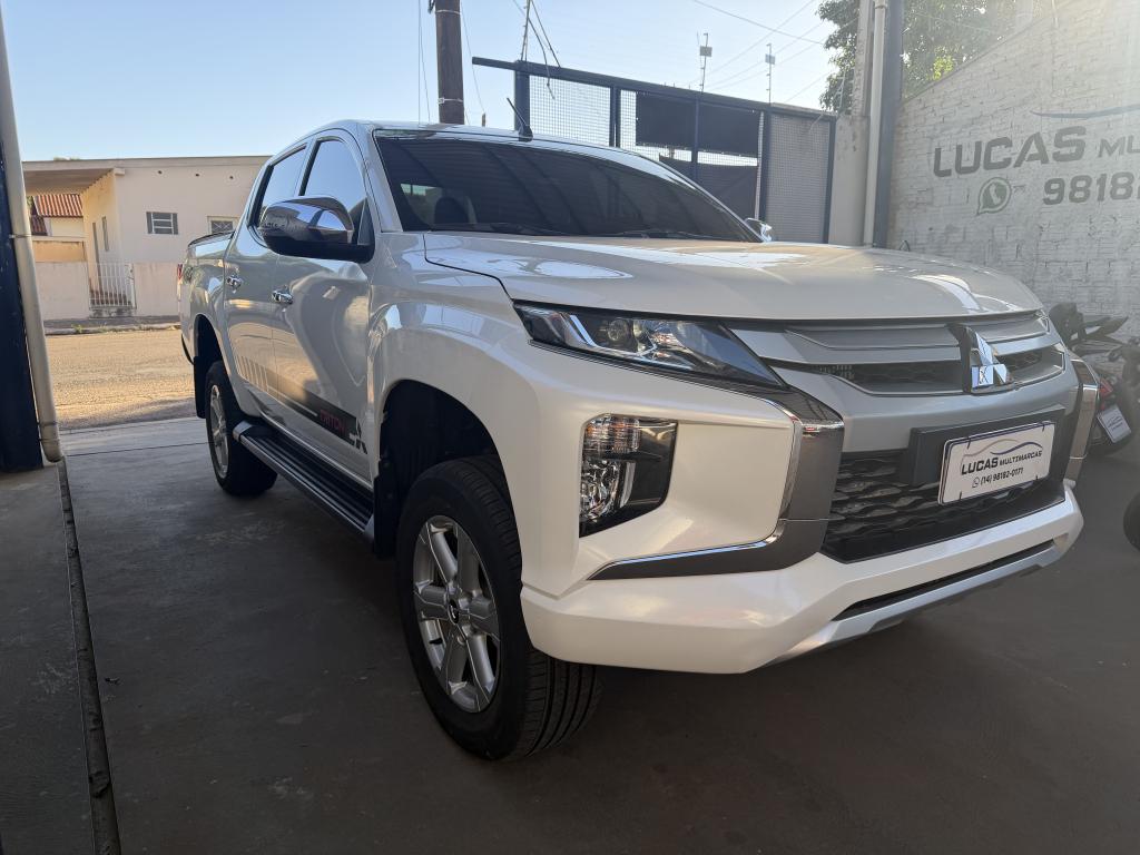 MITSUBISHI L 200 Triton
