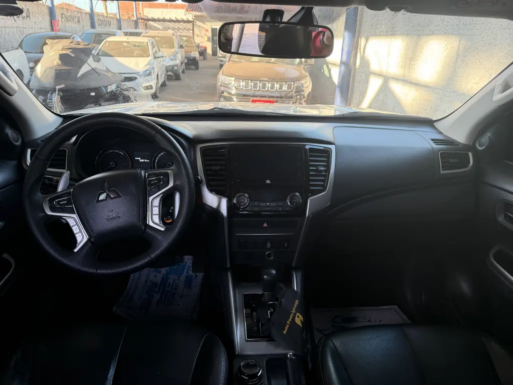 MITSUBISHI L 200 Triton - Foto