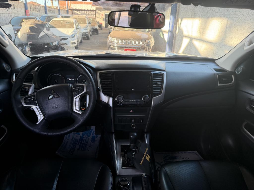 MITSUBISHI L 200 Triton - Foto